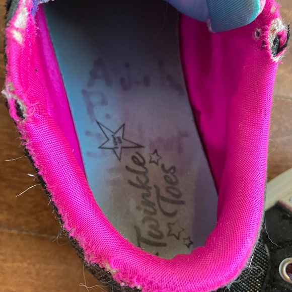 Sketchers Twinkle Toes Size 1 - Picture 8 of 9